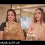Esha Deol Instagram - Happy #ganeshchaturthi 😊🙏🏼🧿 here is the song we 3 have sung together as an offering to lord Ganesha #Repost @timesmusic.spiritual with @make_repost ・・・ Happy Ganesh Chaturthi 🙏🌼 'Pranamya Shirsa Devam' by Hema Malini, Esha Deol and Ahana Deol is OUT NOW and it's simply beautiful to hear. Listen to this stunning trio sing, for the first time ever! 🎉🌼 https://youtu.be/1S6cmH2D7Ck Music by: Amit Padhye Video: Jay Parikh In association with Lalbaugcha Raja 🙏 ______ #GaneshChaturthi #Lalbaugcharaja #ganpatibappamorya #ganeshutsav