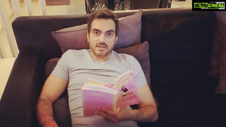 Esha Deol Instagram - Look who is reading my book #ammamia ππ βitβs been so overwhelming seeing so many mothers reading Amma Mia and giving me such positive feedback on how much my book has helped them ... and now we have the #awesomedads too digging into my book ! Good to know that all these lovely men support their partners in raising their kids together! β this is #myman β₯οΈπ§Ώ@bharattakhtani3 enjoying the read on a rainy day ! To get your copy of my book Amma Mia go to the link in my bio π