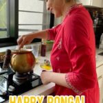 Esha Deol Instagram - As the country celebrates the harvest festivals of Sakranti, Pongal, Bihu and Uttarayan . I always make pongal at home for my family ( a tradition I learnt from my grandmother) sweet pongal is a favourite with my kids & we all love screaming together “ polgalo pongal “ as it’s being cooked . Sending warm wishes to you and your loved ones. ♥️🧿 stay blessed. #pongal #pongalopongal #happypongal #happymakarsankranti #happybihu #happyuttarayan