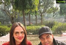 Esha Deol Instagram - Happy birthday papa be happy,healthy,strong & fit🧿 I love you 🤗 Stay blessed ♥️ U are our strength 💪🏼 @aapkadharam #happybirthday #happybirthdaydharmendra #fatherdaughter