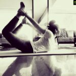 Esha Deol Instagram – Yoga with some sunshine!

#tuesdaymotivation