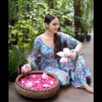 Esha Deol Instagram – Today the Navratri festival is associated with the colour “Blue”. Blue colour represents richness and tranquillity.

On this day of Navratri, we pray to Goddess Kalaratri. She is considered the fiercest. It is said that Goddess Kalaratri emerged when Devi Parvati peeled off her divine golden skin to kill the demons Shumbha and Nishumbha. ♥️🧿

#Navratri2021 

Outfit by @aachho
Jewellery by @stylorisilver
@nacjewellers
Styled by @kareenparwani 
Style team @styledbyanuja @anushkasolanki98

Photographer: @popmercy @palsandpeersentairtainment 

Hair & Makeup: @_narendrajadhav_ & #JayaSurve

@withvikram @sachinsensei