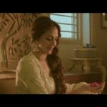 Esha Deol Instagram - Right from childhood, Navratri has been a very special festival. We have grown up listening to stories of the goddess associated with each day. The enthusiasm of following a colour code has been my favourite. So this year I decided to share my celebrations with you. So, unveiling in the next 9 days, 9 looks from some fantastic homegrown brands and keeping the simplicity with the essence of a woman and upholding the spirit of pujo! #Navratri2021 Videography: @urzun47 Hair & Makeup: @_narendrajadhav_ & #JayaSurve Stylist: @kareenparwani Style Team: @stylebyanuja @anushkasolanki98 Photographer: @popmercy @palsandpeersentertainment