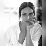 Esha Deol Instagram – Back to basics!

Photographer: @popmercy 

@palsandpeersentertainment