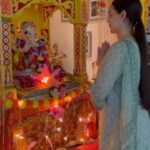 Esha Deol Instagram - May the blessings of Shri Ganesha be with you. Happy Ganesh Chaturthi. 🙏🏻🙏🏻♥️🧿
