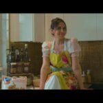 Esha Deol Instagram – Welcome to my kitchen guys!
Cooking is therapeutic for me and
this time I decided to make the
delicious Venky’s Garlic Pepper
Grilled Chicken. The aroma and the freshness of it left everyone
wanting more. You must try cooking
with @venkyschicken and I am
sure, you will enjoy it.

Do tag me in your cooking
adventures with Venky’s and I will
share my fav recipes on stories. @venkysuttarafoods