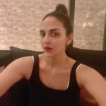 Esha Deol Instagram – #worldyogaday  My Tip – Breathe in 1,2,3,4  hold 1,2,3,4 breathe out 1,2,3,4 hold 1,2,3,4 ….. repeat it a couple of times till you feel relaxed. This my friends helps you stay calm and beat any anxious feelings 🙏🏼🧿

#happyinternationalyogaday #yoga #peaceofmind #meditation #beatanxiety #tip #stayfit I want to also thank you @anujayoga for the yoga lessons you have taught me 🙏🏼♥️