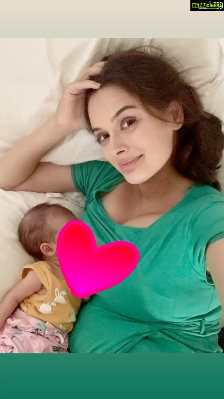 Evelyn Sharma Instagram - My Christmas this year is milk for Ava and cookies for me.. 🎄 Breast feeding is not an easy task, in fact I find it mentally and physically exhausting. 😮‍💨 But, the bond you’re forming is absolutely beautiful and truly worth it… 💖 People give you lots of advice what you should and shouldn’t do, but reality is: Do whatever works best for you and your baby. 👼🏻 xx