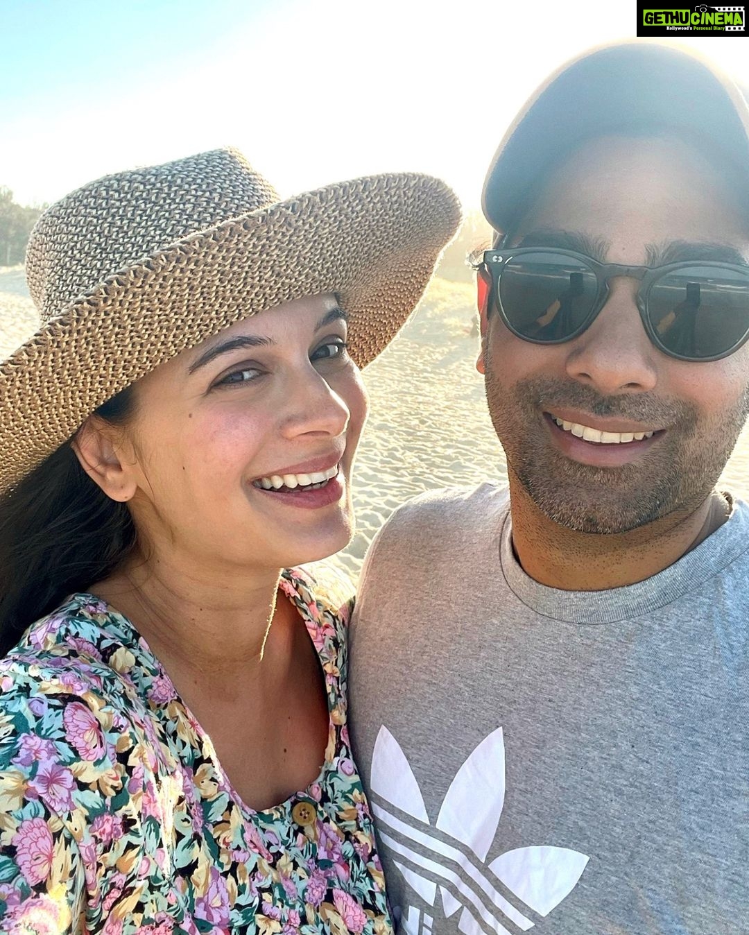 Evelyn Sharma Instagram - They say you can’t live off love and sunshine… We disagree! 🥰☀️