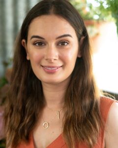 Evelyn Sharma Instagram - Hi 🌞 how are you today? . . . My tummy is growing bigger with every week and I can’t wait for our little one to be in my arms soon! 👼🏻