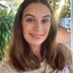 Evelyn Sharma Instagram – Sending you love from the garden! 💚 I’m making some more videos for y’all this week 🎥👩🏻‍🌾 COMMENT a flower emoji if you’re excited to see it 🌸🌺💐🌷🌻🌹🌼

#gardening #flowers #nature #plants #gardenlife #gardensofinstagram #gardeningaustralia #indiangardens #desigirl