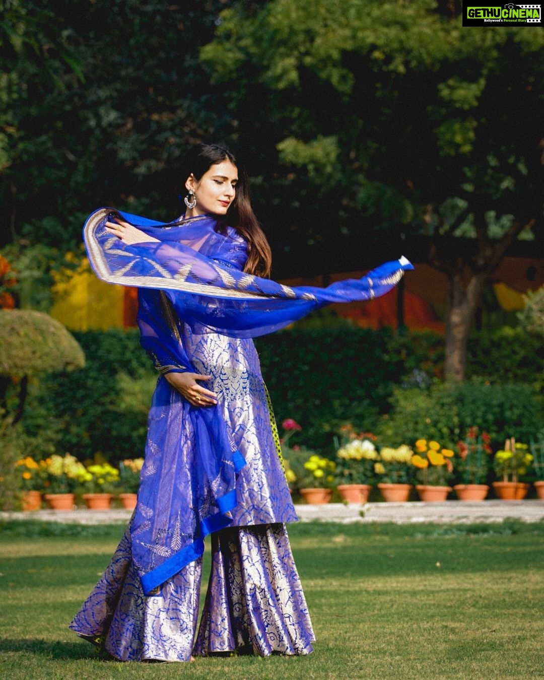 Fatima Sana Shaikh Instagram - Outfit : @raw_mango Jewellery : @amrapalijewels @zariinjewelry styled by : @akshitas11 assisted by : @nishthaparwani Photo credit: @abhiandnow