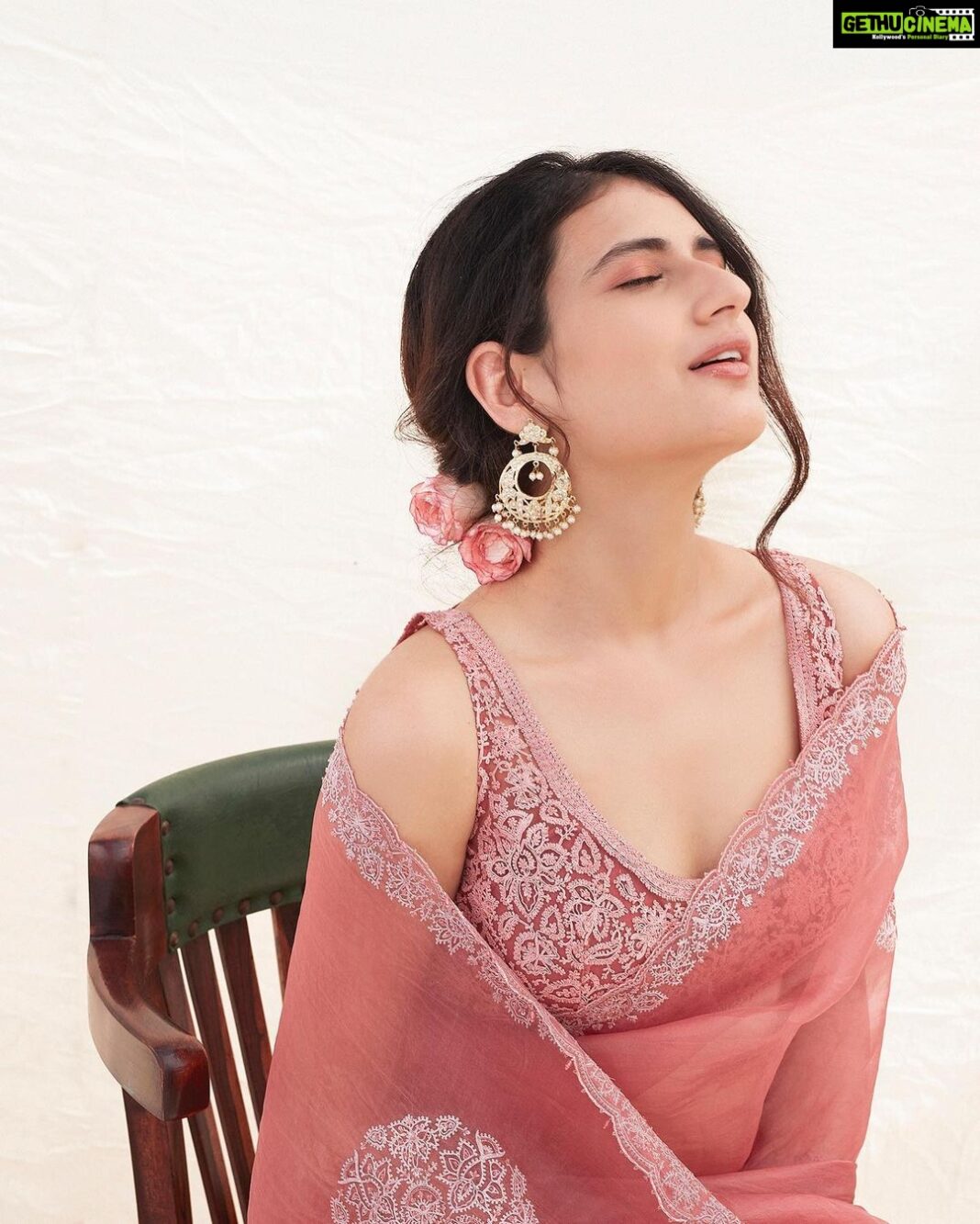 Fatima Sana Shaikh Instagram - Outfit: @toraniofficial Jewellery: @anmoljewellers @meraki.mumbai Styled by @akshitas11 Assisted by : @nishthaparwani Shot by @tejasnerurkarr HMU: @vinitblunt786 @im__sal