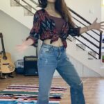 Fatima Sana Shaikh Instagram - Ludo khelne ka aur disco dance karne ka koi sahi waqt nahi hota hai! @netflix_in @bachchan @adityaroykapur @rajkummar_rao @pankajtripathi @sanyamalhotra_ @pearlemaany @rohitsaraf10 @inayatverma22 @ashanegi @itsshalinivatsa @anuragbasuofficial #BhushanKumar @divyakhoslakumar @ipritamofficial @tanibasu #KrishanKumar #AnuragBasuProductions @tseries.official @tseriesfilms