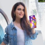 Fatima Sana Shaikh Instagram - Now that’s a cool question to answer. SALUT, @SamsungIndia! I’ve been so waiting to monster up my moments with the all-new #SamsungM31s and its Single Take feature!! So guys, stay with me and get ready for my #MonsterShot!