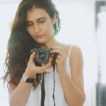 Fatima Sana Shaikh Instagram - Hi. #selfie #blankface