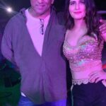 Fatima Sana Shaikh Instagram – Happy birthday, Dada. @anuragbasuofficial 
Dada, aap iss duniya ke sab se pyaare bandhe ho. Working with you has been such a special and a fulfilling experience. You are really a very special person with a big heart. Main humesha aap ki fan girl rahungi. ❤️❤️❤️