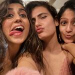 Fatima Sana Shaikh Instagram – @_debanshi ka birthday in a nutshell. #bit-itch 

@_debanshi 
@varshanair 
@musta_been 
@raunak070 
@rohandahima92 
@i_am_aamaadmi
@sharrman_dey