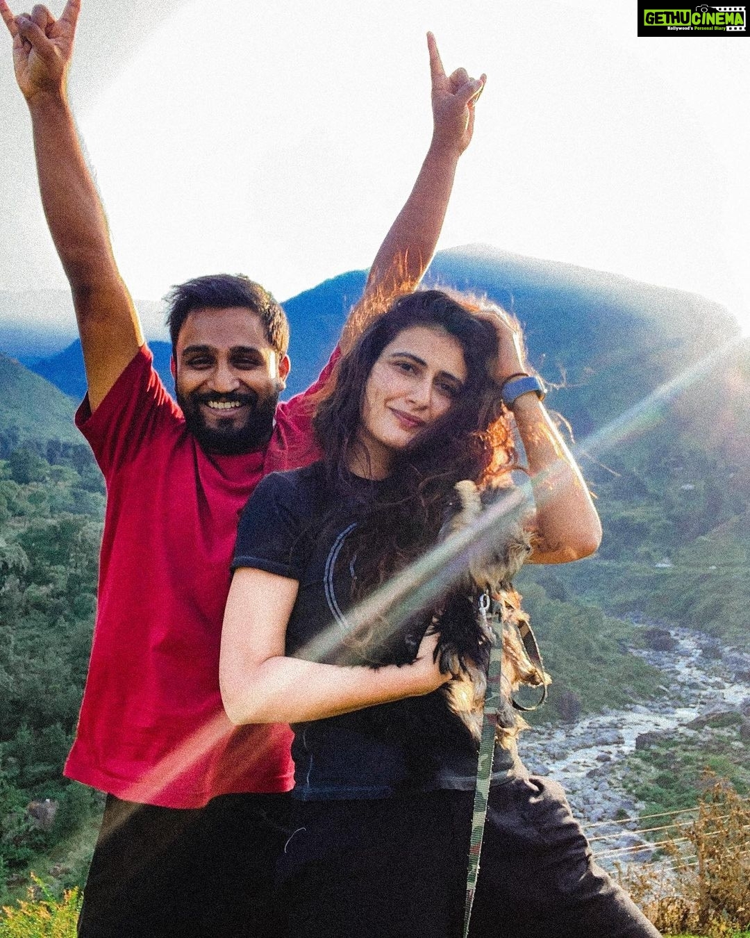 Fatima Sana Shaikh Instagram - Happy birthday @arjunujra Dost. You know what I feel for you. Thank you for existing. Aur KITNA PYAARA gaata hai tum. #bestfriend