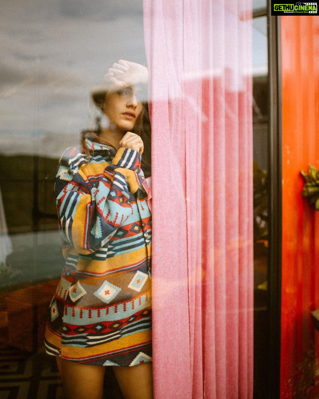 Fatima Sana Shaikh Instagram - Photographer & creative director @bharat_rawail Styled by @akshitas11 Make-up by @im__sal Hair by @manojchavan61 Creative assistant @lensedbyameeshishah Assistant stylist @magicpassport Outfit: thrift store Location @lamaisonduyogaindia