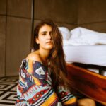 Fatima Sana Shaikh Instagram – Photographer & creative director @bharat_rawail

Styled by @akshitas11 
Make-up by @im__sal
Hair by @manojchavan61

Creative assistant @lensedbyameeshishah
Assistant stylist @magicpassport

Outfit: thrift store 
Location @lamaisonduyogaindia