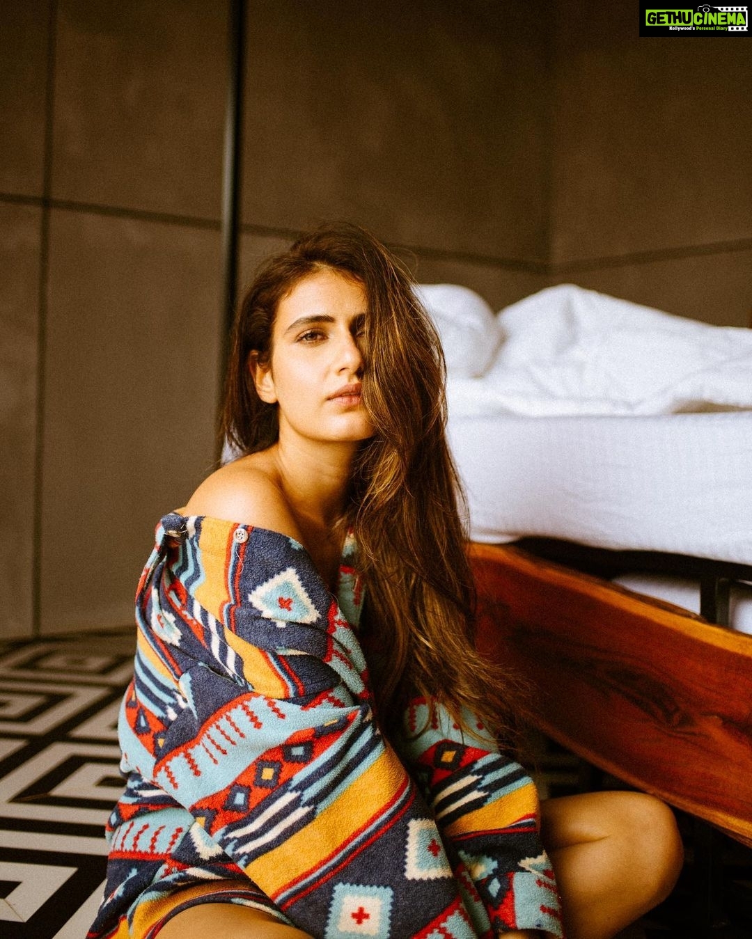 Fatima Sana Shaikh Instagram - Photographer & creative director @bharat_rawail Styled by @akshitas11 Make-up by @im__sal Hair by @manojchavan61 Creative assistant @lensedbyameeshishah Assistant stylist @magicpassport Outfit: thrift store Location @lamaisonduyogaindia