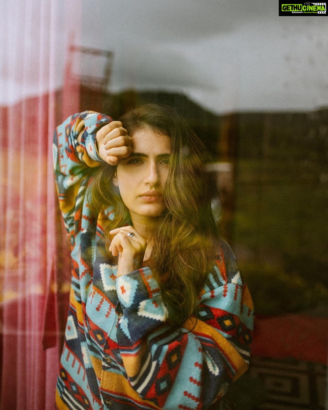 Fatima Sana Shaikh Instagram - Photographer & creative director @bharat_rawail Styled by @akshitas11 Make-up by @im__sal Hair by @manojchavan61 Creative assistant @lensedbyameeshishah Assistant stylist @magicpassport Outfit: thrift store Location @lamaisonduyogaindia