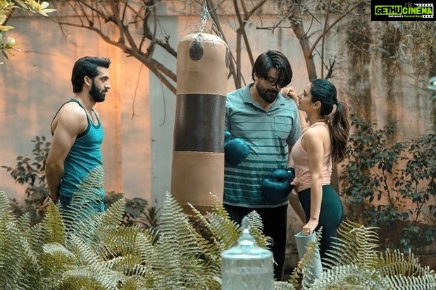 Fatima Sana Shaikh Instagram - #ajeebdastaan @armaanralhan @jaideepahlawat @shashankkhaitan @netflix_in