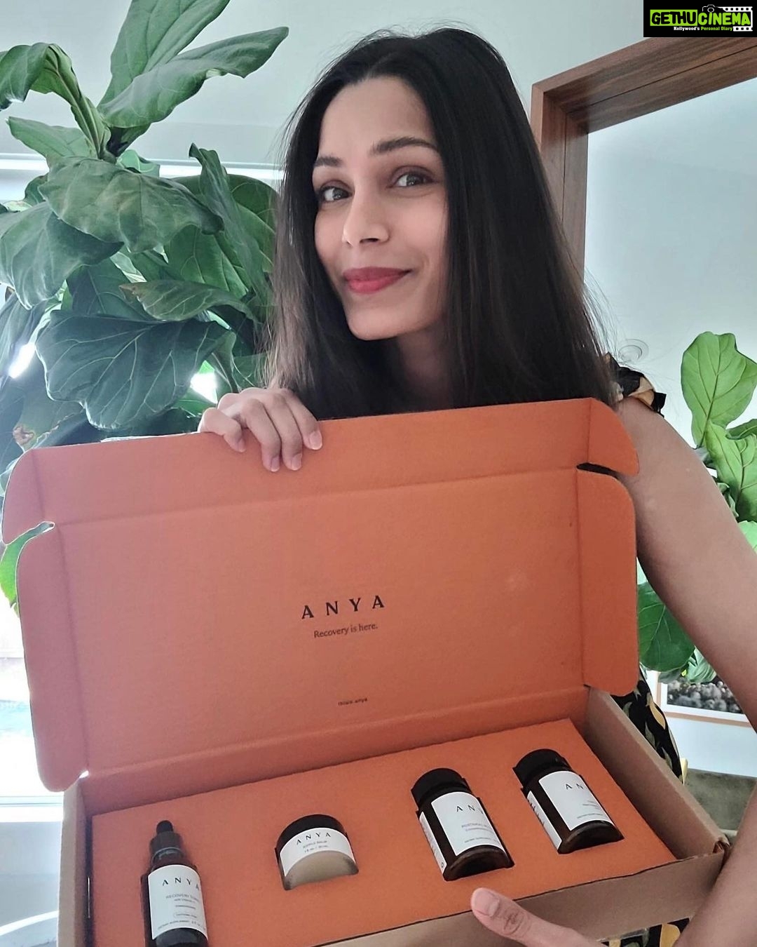 Freida Pinto Instagram - Hey Mama, you have no idea how great this is. Anya has been so helpful to me these past few months post-birth. After giving birth to Rumi-Ray, my body went through such massive changes from the toll that breastfeeding takes, the serious impacts of no sleep, the physical healing from birth - all of this happening while focusing so much of my energy on caring for this beautiful new baby. There’s no time to think about caring for myself, and I’m so grateful that Anya is. Each month, this box is waiting for me at my door with 3 things that I need for my nutrition, immunity, recovery, breastfeeding - etc. Things that I would have had to research on my own (and honestly wouldn’t know where to find). Knowing that I can trust what’s in the products- that they’re clean, safe to use while breastfeeding and that doctors that I know and trust have signed off on them- is probably the most important thing to me. I’ve already gifted Anya to every new mom I know, and am so excited to be a part of this company’s mission. See link in bio to learn more about @thisis.anya #thisisanya #postpartum #postpartumhealth #postpartumcare #postpartumeducation #thisispostpartum #postpartumhealing #fourthtrimester