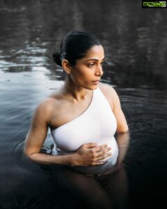 Freida Pinto Instagram - Wow! What a year I have had and the growth and learning has been immense! I can't wait to walk into this new phase with peace, grace, gratitude and an open mind. My heart beats with love and anticipation for this new life. 

Thank you to my community for the love, support and birthday wishes. 💓 

📸: @bao.ii