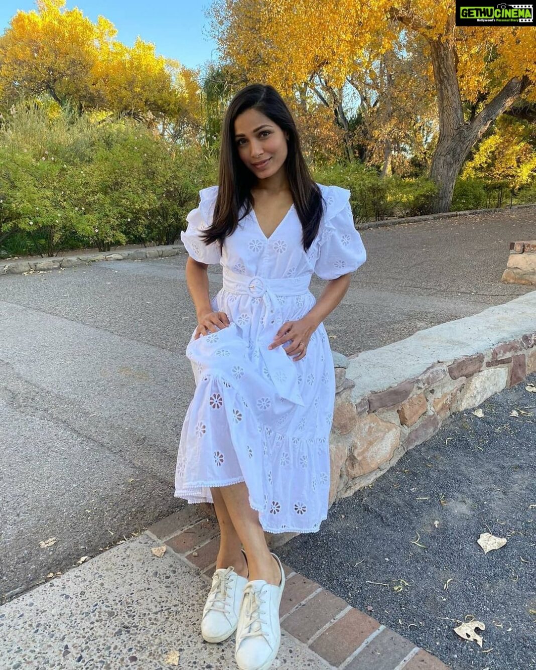 Freida Pinto Instagram - Blessed and Grateful. And 36 feels pretty Awesome! 📷 @coryt 🐒♥️