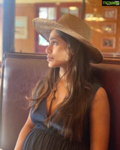 Freida Pinto Instagram - Thoughts...just lovely thoughts!