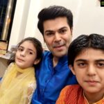 Ganesh Venkatraman Instagram - With my munchikins, my nephew & niece ❤️❤️ Diwali this year is literally a family reunion for us in Mumbai, meeting all of them after a gap of 2 years (due to the lockdown & travel restrictions) So How many of you are meeting family after really long this year? #family #Diwalicelebration #fun @prettysunshine28