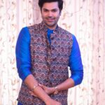 Ganesh Venkatraman Instagram - Making one person smile can change the world. Maybe not the whole world, but their world. Make someone smile today 😁 Happy Morning😇 #bethechange #spiritoffestivals #keepsmiling #festivespirit