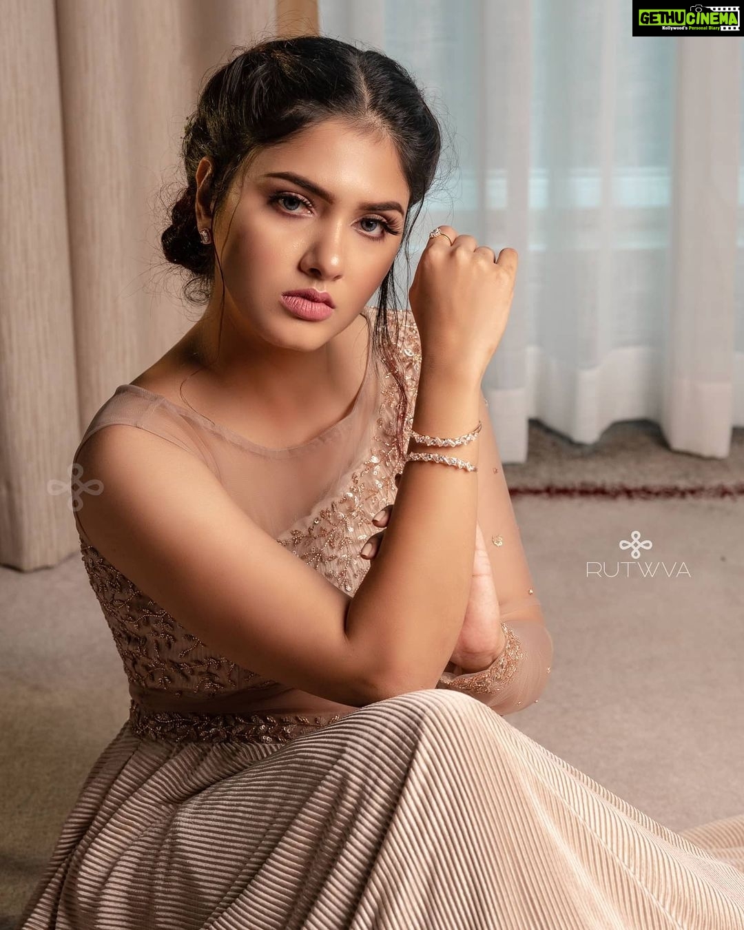 Gayathri Suresh Instagram - ❤ PC: @ajishpremphotography Coordination: @nostalgiaevents.in Costume: @rutwva_insta Make Up: @ektha_bridalmakeover