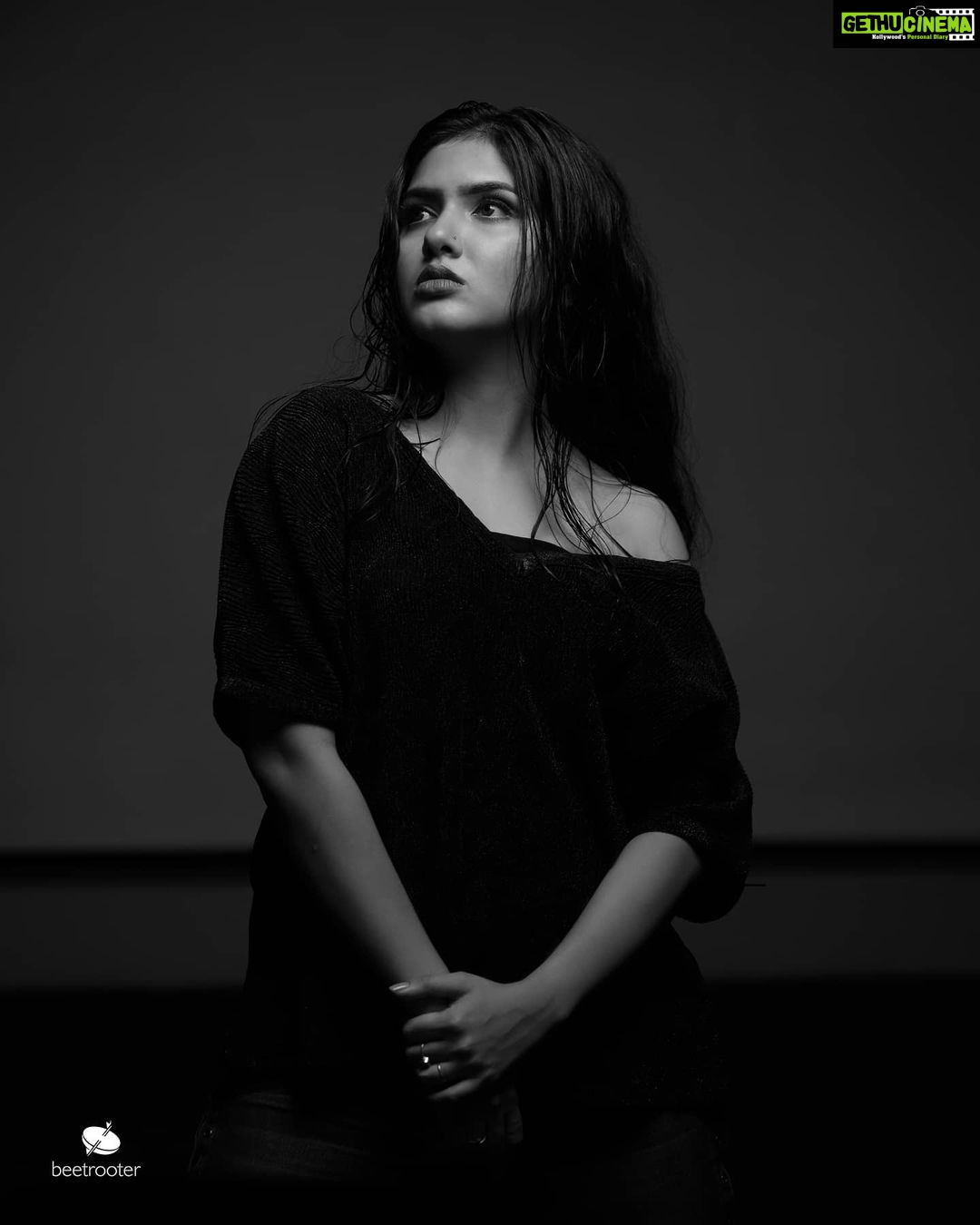 Gayathri Suresh Instagram - Project Name: Voga Parada @voga_parada Actor: Gayathri R.Suresh @gayathri_r_suresh Project Director: Sahal Jabbar @____sahal_jabbar Styling and Designing: Rehna Sheeraz @rehnasheeraz Creative Head: Aravind Karthikeyan @arvind_karthikeyan Re-touch: Noel Thomas @_noelistic_ Project Planner: Hanna Mary Thomas @thambachayan Writer: Arathi Ajit @ara.thi_ Photography- Anulal v v (@anulalphotography) Mua: Sheena @sheena_makeup_artist Special mention: The Beetrooter Events and FAM @beetrooter_ @_food_art_music_ Le Méridien Kochi