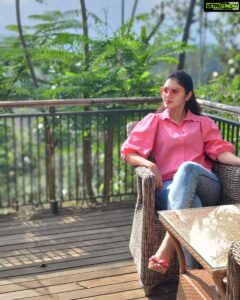 Gayathri Suresh Instagram - Far away from the noise❤
PC: @kalyaaannii

#SwitzerlandofKerala#Vacation#Family#Happiness#Peace#Positivity#Wayanad#