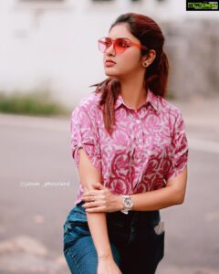Gayathri Suresh Instagram - Munnottu Munnottu💫✨. PC: @jaisonphotolandphotography
