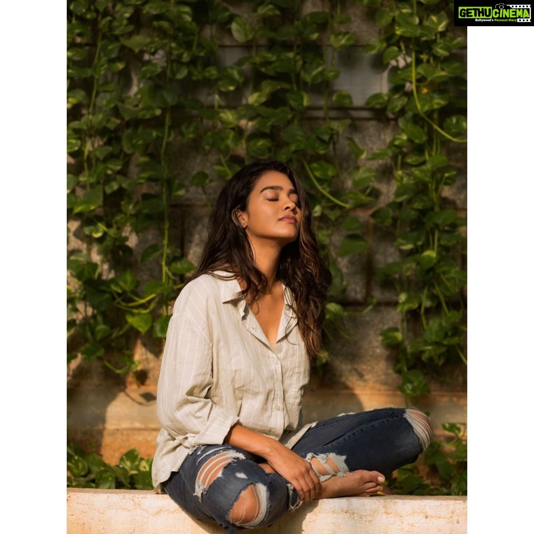 Gayathrie Instagram - Sunrise vibes ☀️ . . 📸 - @madras_ponnu