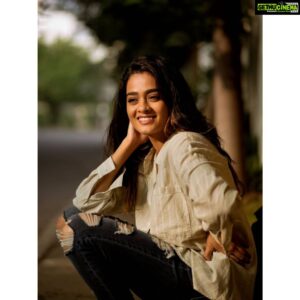 Gayathrie Instagram - Manjal veyil 😍 . . . 📸 - @madras_ponnu