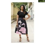 Gayathrie Instagram - #Bagheera audio launch was a special one! Friday and Sathyam after soooooo long!! 😍😍 👗- @thehazelavenue Styling - @navadevi.rajkumar HMU - @makeupartistrybykavithasekar 📸 - @arunprasath_photography . . . #gocorona #bagheera #prabhudeva #adhikravichandran #audiolaunch