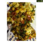 Gayathrie Instagram - #photodump of the #lockdowncooking kind 😛 Yenjaaaayyy! 😁 . . 1- pasta salad 2- pad thai 3- pumpkin pesto 4- ramen 5- egg fried rice 6- korean black bean sauce (attempted here with rajma instead) 7- egg bejo (😍😍😍) 8- managed to eat protein rich snacks throughout thanks to @rabiacooks 's recipe 😁 9- good old tomato rasam and plantain fry. ❤️ . . #whatieat