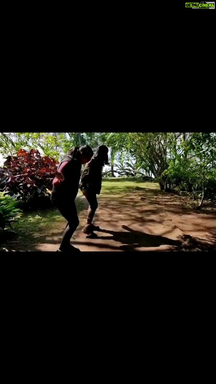 Gayathrie Instagram - @preethi_nedumaran_official teaching me the Ghungroo hook step! 😄😄