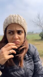 Genelia D'Souza Instagram - Last reel of 2021…

Keep the smile going, keep the laughter  ringing, no matter how tough times are..
Because there will always be a silver lining..

Hope vs Fear
Faith vs Mistrust 

N ofcourse #reelkarofeelkaro 💚