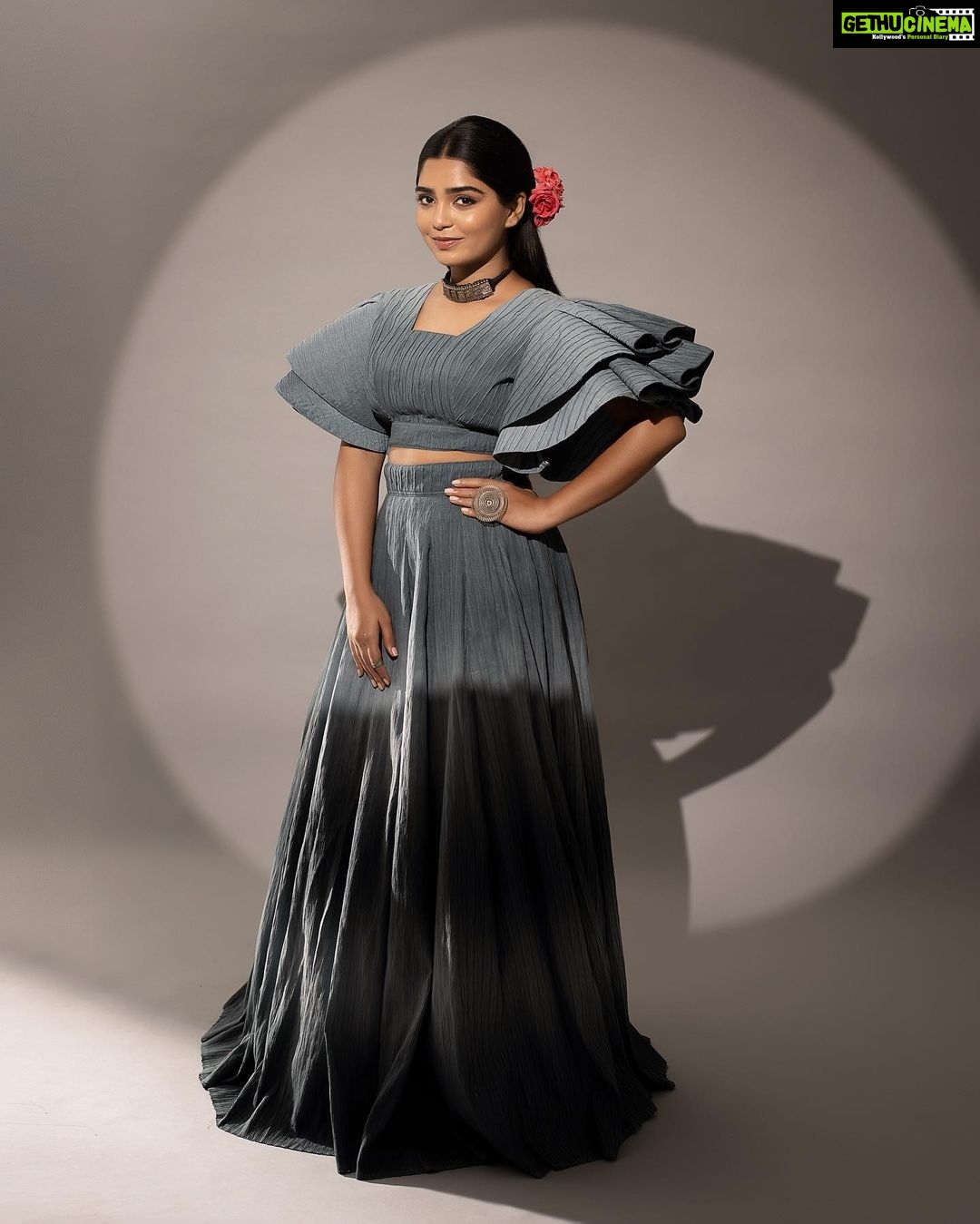 Gouri G Kishan Instagram - Compliments can be as damaging to the soul as criticism. Shot by @balakumaran.19 Styled by @deekshitanikkam Makeup by @makeupwithshruthi Hairstylist @suganthi.themua Wardrobe @wasabistore.in Chennai, India