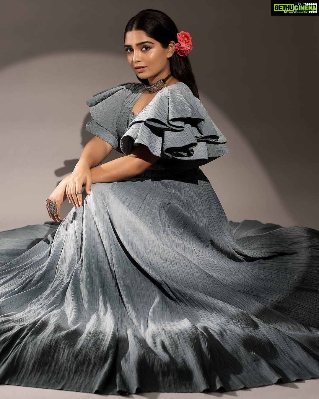 Gouri G Kishan Instagram - Compliments can be as damaging to the soul as criticism. Shot by @balakumaran.19 Styled by @deekshitanikkam Makeup by @makeupwithshruthi Hairstylist @suganthi.themua Wardrobe @wasabistore.in Chennai, India