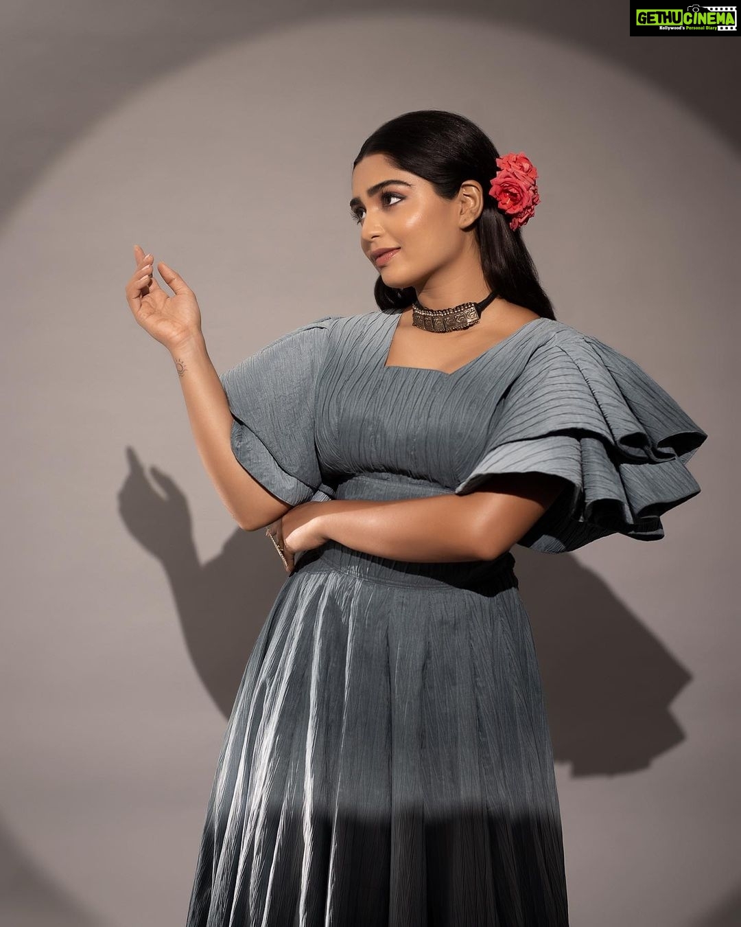 Gouri G Kishan Instagram - The angels are lost in perpetual contemplation of an infinite glory. Shot by @balakumaran.19 Styled by @deekshitanikkam Makeup by @makeupwithshruthi Hairstylist @suganthi.themua Wardrobe @wasabistore.in