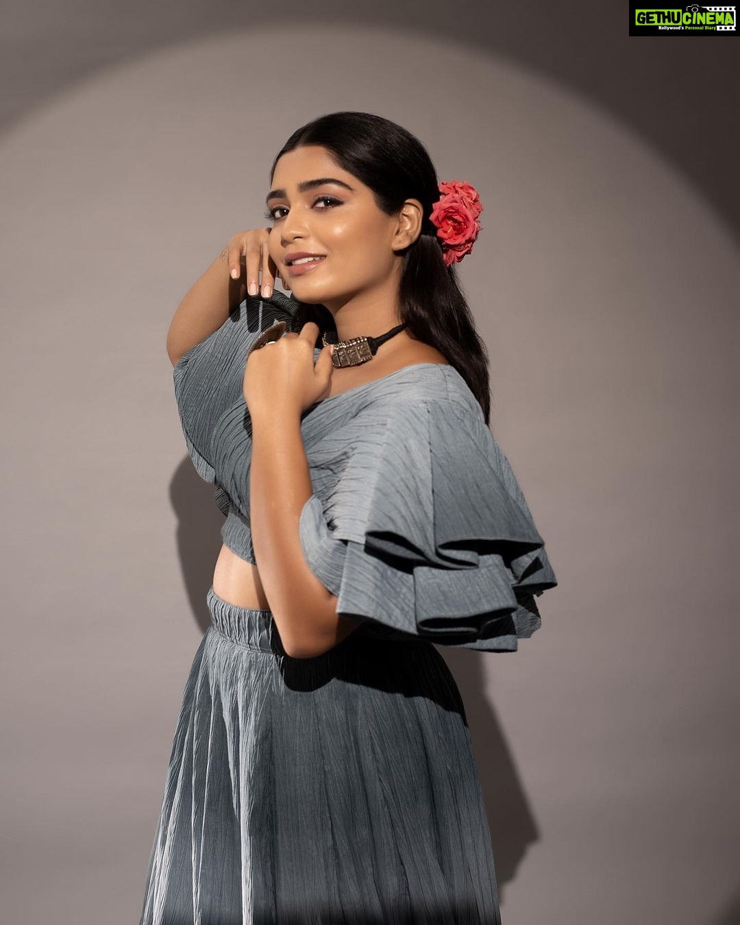 Gouri G Kishan Instagram - The angels are lost in perpetual contemplation of an infinite glory. Shot by @balakumaran.19 Styled by @deekshitanikkam Makeup by @makeupwithshruthi Hairstylist @suganthi.themua Wardrobe @wasabistore.in