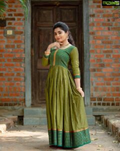 Gouri G Kishan Instagram - Choose green, everyday.

 •@magizham_boutique • @kiransaphotography • @priyadharshini.makeupartist• @mani_hairstylist •