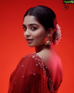 Gouri G Kishan Instagram - 🌻

Photographer : @richard_antony_ 

Stylist : @asaniya_nazrin 

Jewellery : @francisalukkas

Makeup and Hair : @_femy_antony_

Outfit : @thunnal

Studio : @maxxocreative
 
Retouch: @ajmaltorres